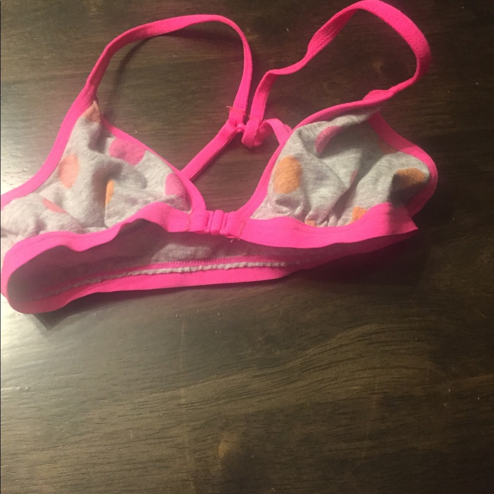 Bras - Picture 3 of 5